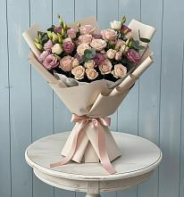 Букет цветов из:  Розы и Лизиантусы в Журавне