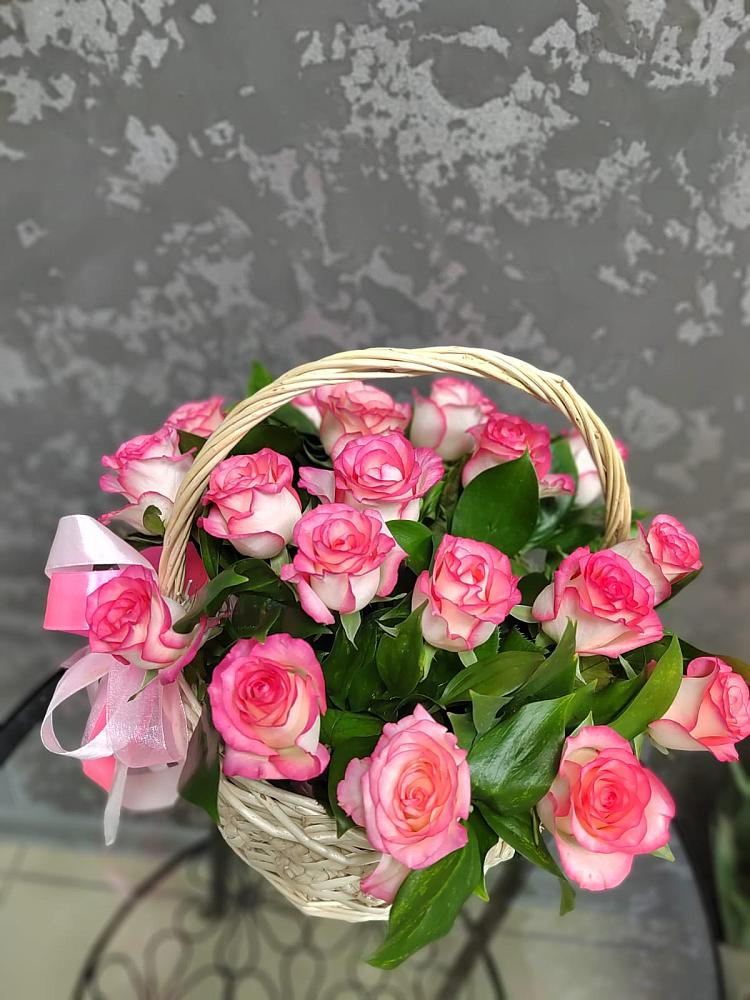 Цветочная композиция из Розы в корзине в Журавне