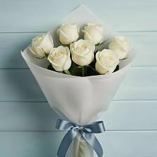 Букет 7 Белых роз Эдлесс Лав в Журавне