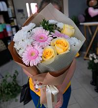 Букет цветов из:  Герберы, Розы и Хризантемы в Журавне
