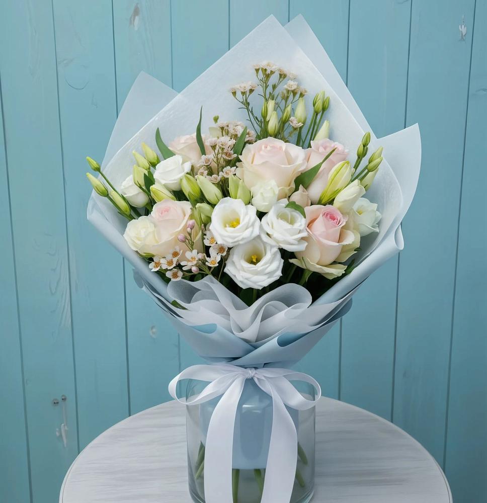 Букет цветов из: Розы и Лизиантусы в Журавне