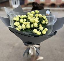 Букет Белые кустовые розы Солинеро в Журавне