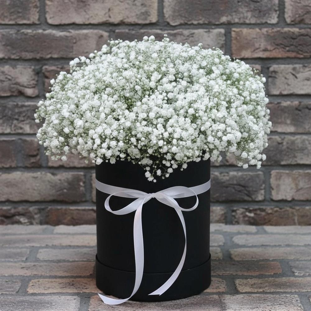 Цветочная композиция из Гипсофила в шляпной коробке в Журавне