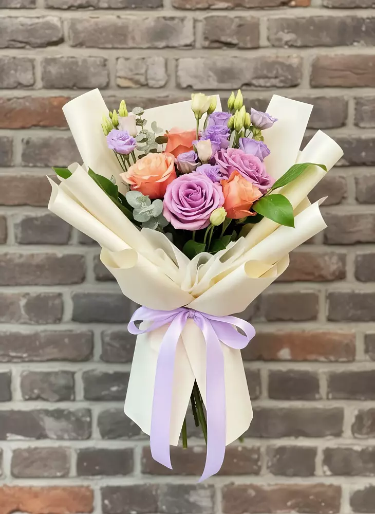 Букет цветов из: Лизиантусы и Розы в Журавне