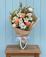 Букет цветов из:  Альстромерии, Лизиантусы, Розы и Хризантемы #REPLACE_PRED# Журавне