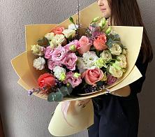 Букет цветов из:  Розы, Лизиантусы и Гвоздики #REPLACE_PRED# Журавне