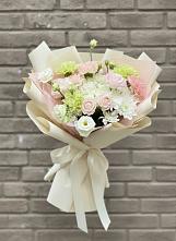 Букет цветов из:  Гвоздики, Розы, Лизиантусы и Хризантемы в Журавне