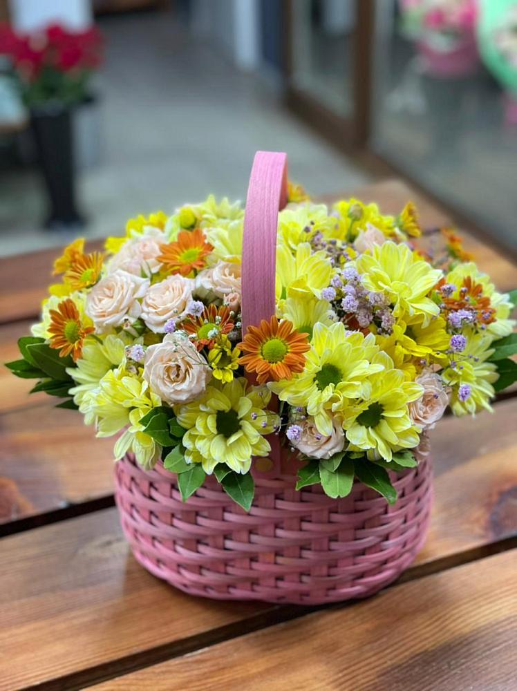 Цветочная композиция из Хризантемы и Розы в корзине в Журавне