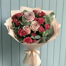 Букет цветов из:  Гвоздики и Розы в Журавне