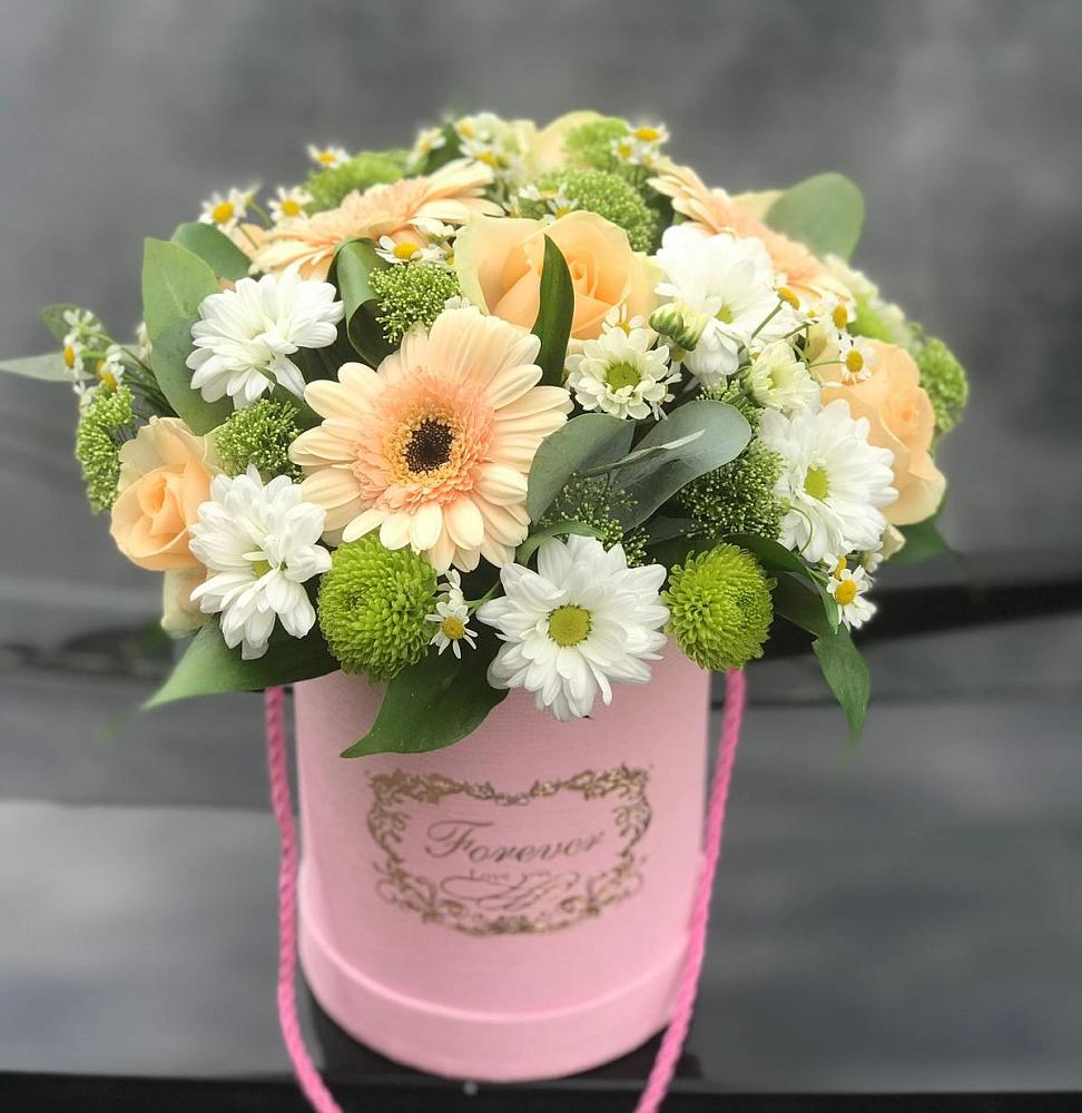 Цветочная композиция из Розы, Герберы и Хризантемы в шляпной коробке в Журавне